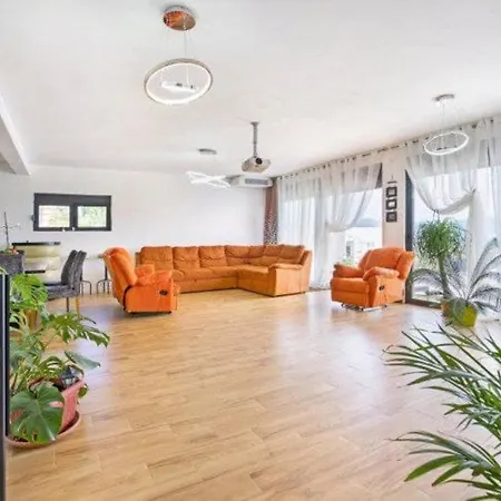 Apartments For The Elite! Only For Guests From Russia! *